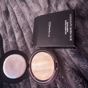 MAC Cosmetics Pressed Setting Powder - Beige/Champagne Radiance